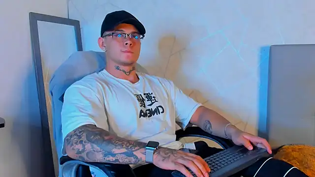 NoahhBrown online show from 5, 2, 2025