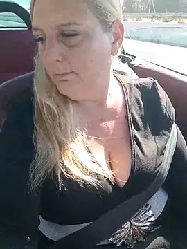 BecciDeluxe online show from 20, 2, 2026