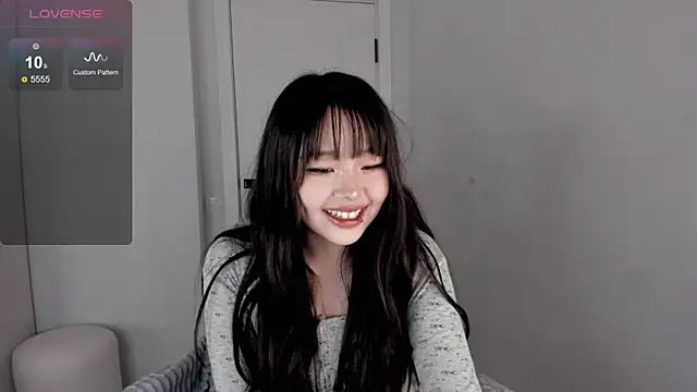 hee young11 online show from 10, 10, 2025