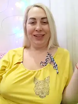 Snapshot of HotJanet chatting on 13, 1, 2025 HotJanet online show from 13, 1, 2025
