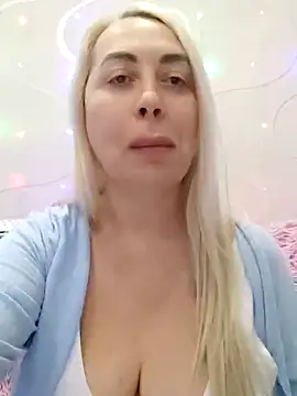 Snapshot of HotJanet chatting on 13, 1, 2025 HotJanet online show from 13, 1, 2025