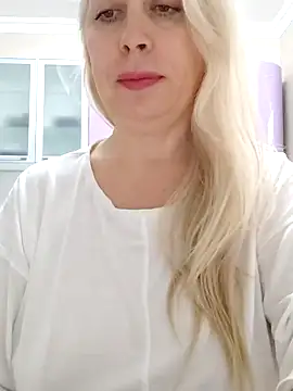 Snapshot of HotJanet chatting on 6, 2, 2025 HotJanet online show from 6, 2, 2025