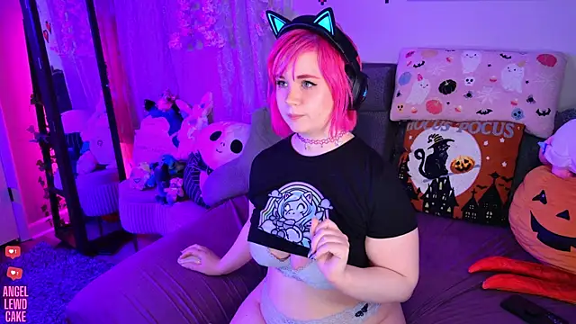 Snapshot of Angel-Lewd-Cake chatting on 8, 5, 2026 Angel-Lewd-Cake online show from 8, 5, 2026