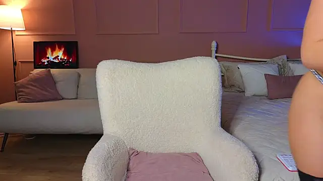 Lina-hill online show from 23, 2, 2025