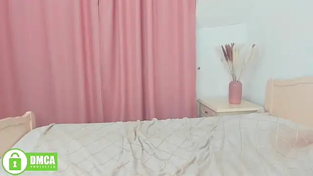 Snapshot of Charlotte_wow chatting on 12, 12, 2024 Charlotte wow online show from 12, 12, 2024