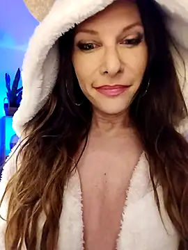 Luna Kitanna online show from 2, 3, 2025