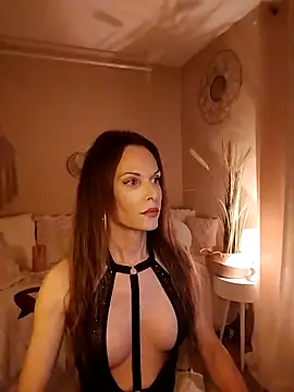 Snapshot of Luna_Kitanna chatting on 2, 5, 2026 Luna Kitanna online show from 2, 5, 2026