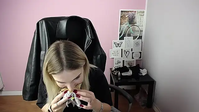 viktoria lovely online show from 22, 10, 2025