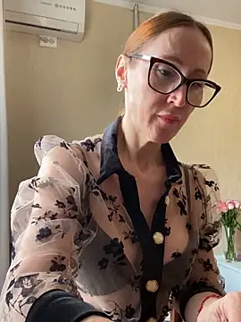 LauraDavis online show from 30, 6, 2026