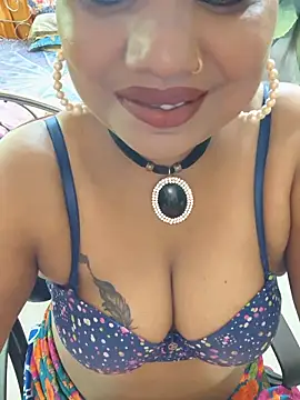Snapshot of YR-SHIVANI chatting on 7, 6, 2026 YR-SHIVANI online show from 7, 6, 2026
