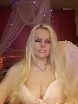 Angeldevilus online show from 19, 4, 2026