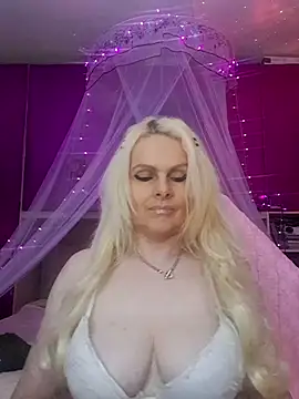 Snapshot of Angeldevilus chatting on 7, 6, 2026 Angeldevilus online show from 7, 6, 2026