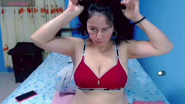 Snapshot of Lily_Benet1 chatting on 7, 5, 2026 Lily Benet1 online show from 7, 5, 2026