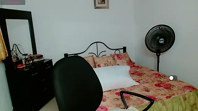 Snapshot of Lily_Benet1 chatting on 28, 5, 2026 Lily Benet1 online show from 28, 5, 2026