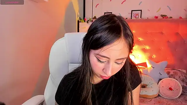 Snapshot of _cloe_martinez chatting on 1, 2, 2025 cloe martinez online show from 1, 2, 2025