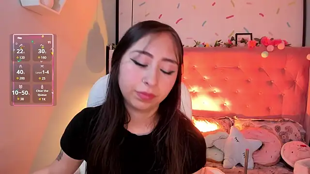 Snapshot of _cloe_martinez chatting on 5, 2, 2025 cloe martinez online show from 5, 2, 2025