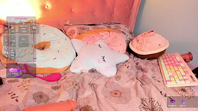 Snapshot of _cloe_martinez chatting on 5, 2, 2025 cloe martinez online show from 5, 2, 2025