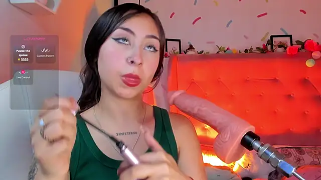 Snapshot of _cloe_martinez chatting on 5, 3, 2025 cloe martinez online show from 5, 3, 2025