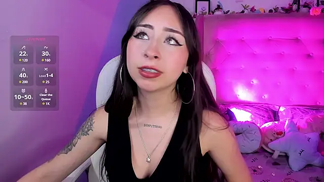 Snapshot of _cloe_martinez chatting on 8, 3, 2025 cloe martinez online show from 8, 3, 2025