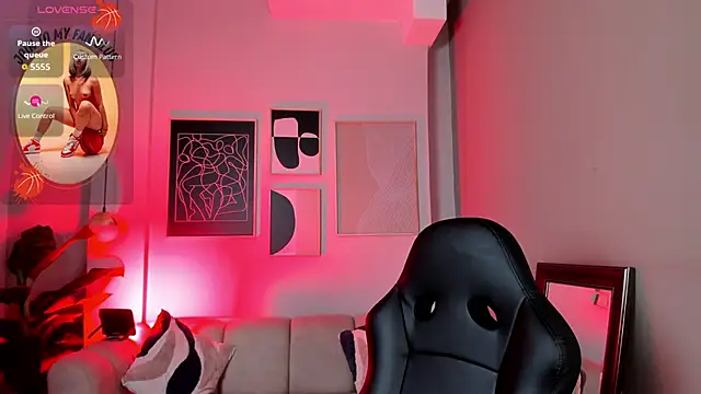 Snapshot of _cloe_martinez chatting on 20, 9, 2025 cloe martinez online show from 20, 9, 2025