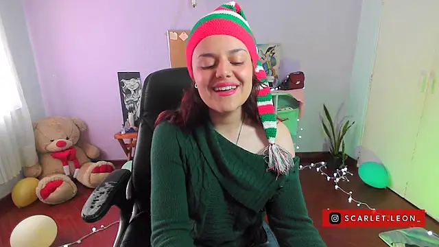 Scarletleon77 online show from 24, 12, 2024