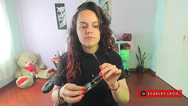 Scarletleon77 online show from 17, 1, 2025