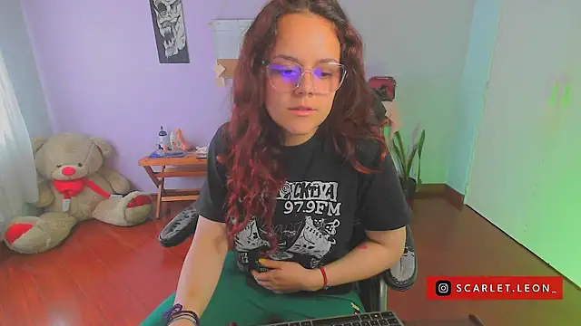 Scarletleon77 online show from 6, 2, 2025