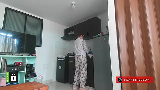 Scarletleon77 online show from 10, 9, 2025