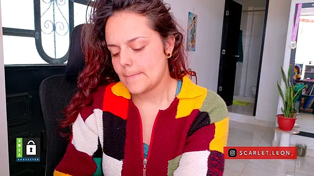 Snapshot of Scarletleon77 chatting on 2, 7, 2026 Scarletleon77 online show from 2, 7, 2026