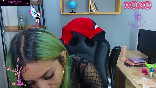 Erika Stevens online show from 28, 10, 2025