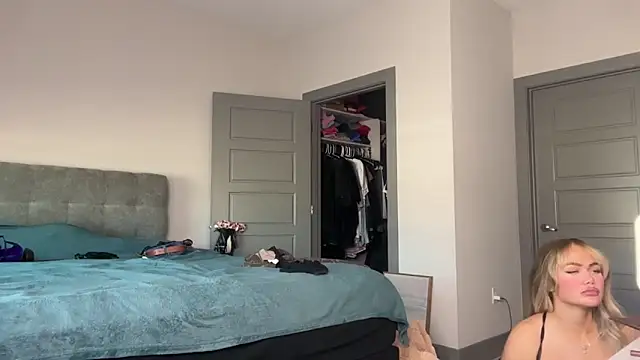 ElenaErickson online show from 20, 1, 2025