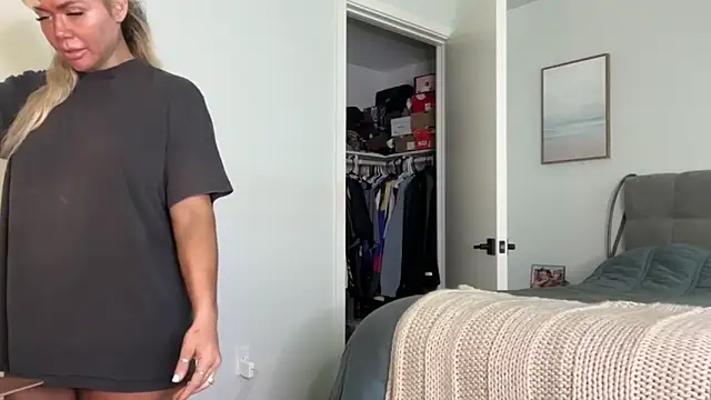 ElenaErickson online show from 26, 4, 2026