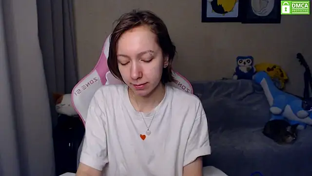 Snapshot of LeahGottty chatting on 22, 1, 2025 LeahGottty online show from 22, 1, 2025