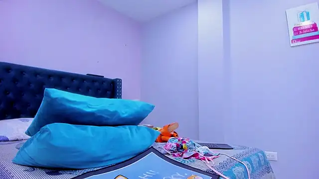 ClayrRosse online show from 1, 2, 2025