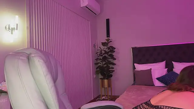 XtraHotX online show from 19, 1, 2025