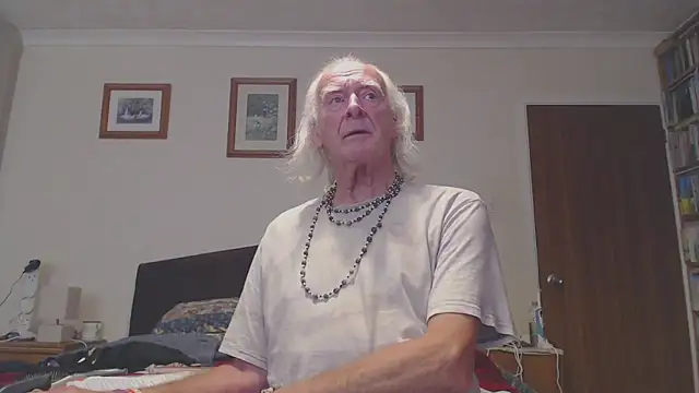 WaverlyKernow online show from 25, 10, 2025