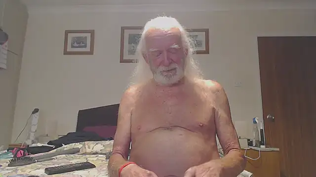 Snapshot of WaverlyKernow chatting on 6, 6, 2026 WaverlyKernow online show from 6, 6, 2026