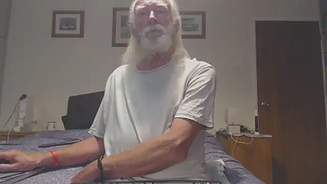 Snapshot of WaverlyKernow chatting on 18, 6, 2026 WaverlyKernow online show from 18, 6, 2026