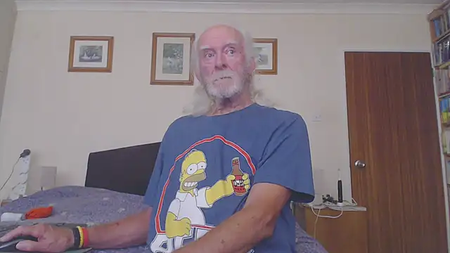 Snapshot of WaverlyKernow chatting on 3, 7, 2026 WaverlyKernow online show from 3, 7, 2026