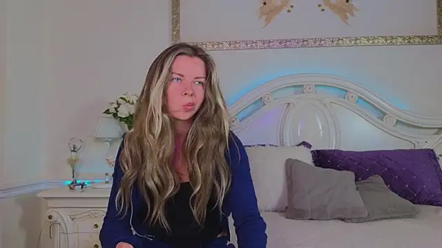 Real Tini online show from 10, 9, 2025