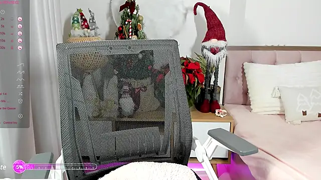 Snapshot of _Joliie_ chatting on 20, 12, 2024 Joliie online show from 20, 12, 2024