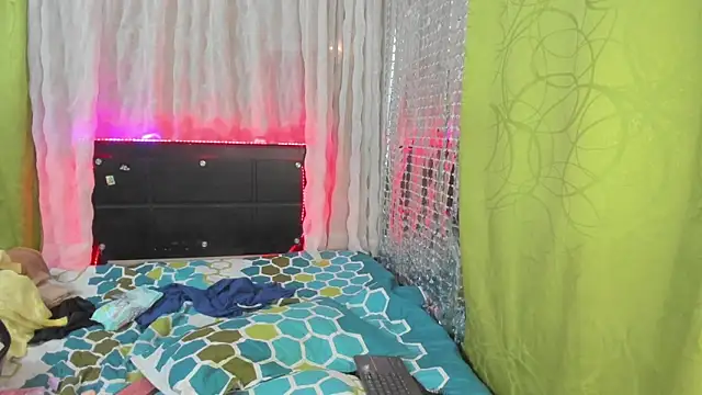 Snapshot of Megan_Miles02 chatting on 14, 2, 2025 Megan Miles02 online show from 14, 2, 2025