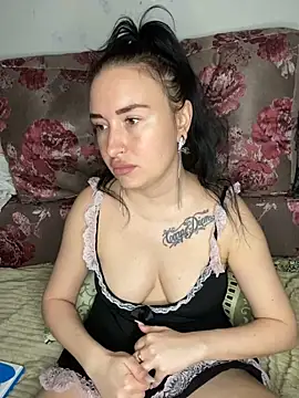 Snapshot of Roxana_Bell chatting on 29, 4, 2026 Roxana Bell online show from 29, 4, 2026