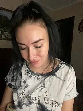 Snapshot of Roxana_Bell chatting on 3, 6, 2026 Roxana Bell online show from 3, 6, 2026