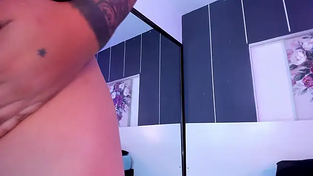 Alexxxholy online show from 28, 1, 2025