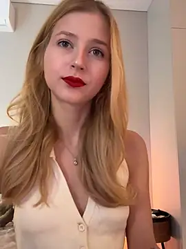 Snapshot of LunaRase chatting on 26, 6, 2026 LunaRase online show from 26, 6, 2026