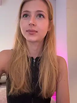 Snapshot of LunaRase chatting on 27, 6, 2026 LunaRase online show from 27, 6, 2026
