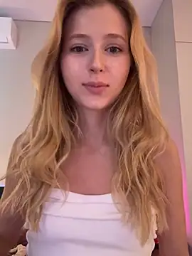 Snapshot of LunaRase chatting on 14, 7, 2026 LunaRase online show from 14, 7, 2026