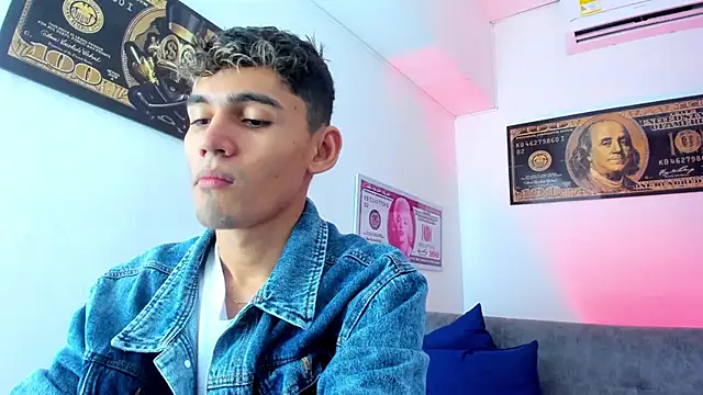 Snapshot of EstebanPerez_ chatting on 16, 12, 2024 EstebanPerez online show from 16, 12, 2024