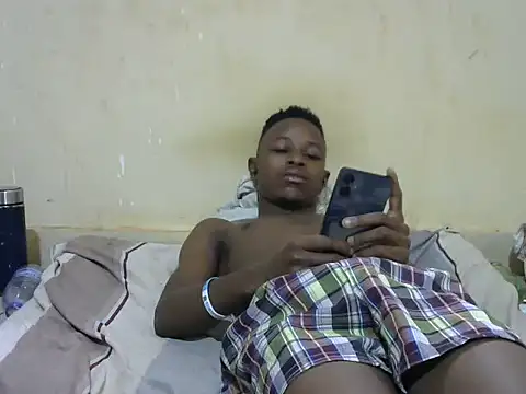 Snapshot of swthairydic chatting on 12, 10, 2025 swthairydic online show from 12, 10, 2025